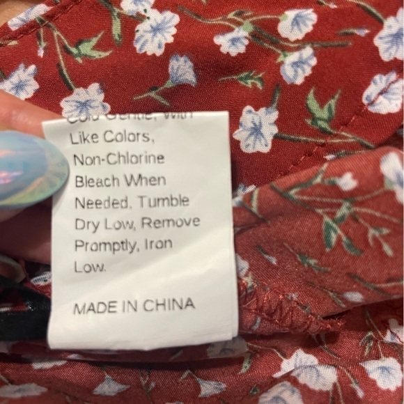 Red ditsy floral mini skirt size XS - Picture 9 of 9